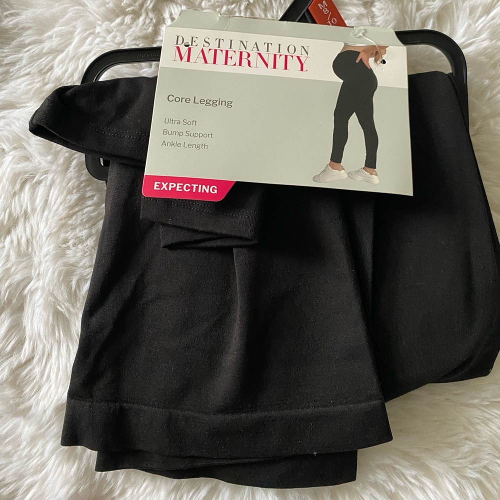 Destination maternity core leggings size M